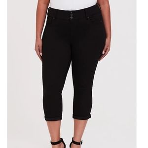 Torrid Black Crop Jegging